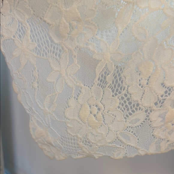 White Lace KIMCHI BLUE Going-Out Top - Picture 4 of 4